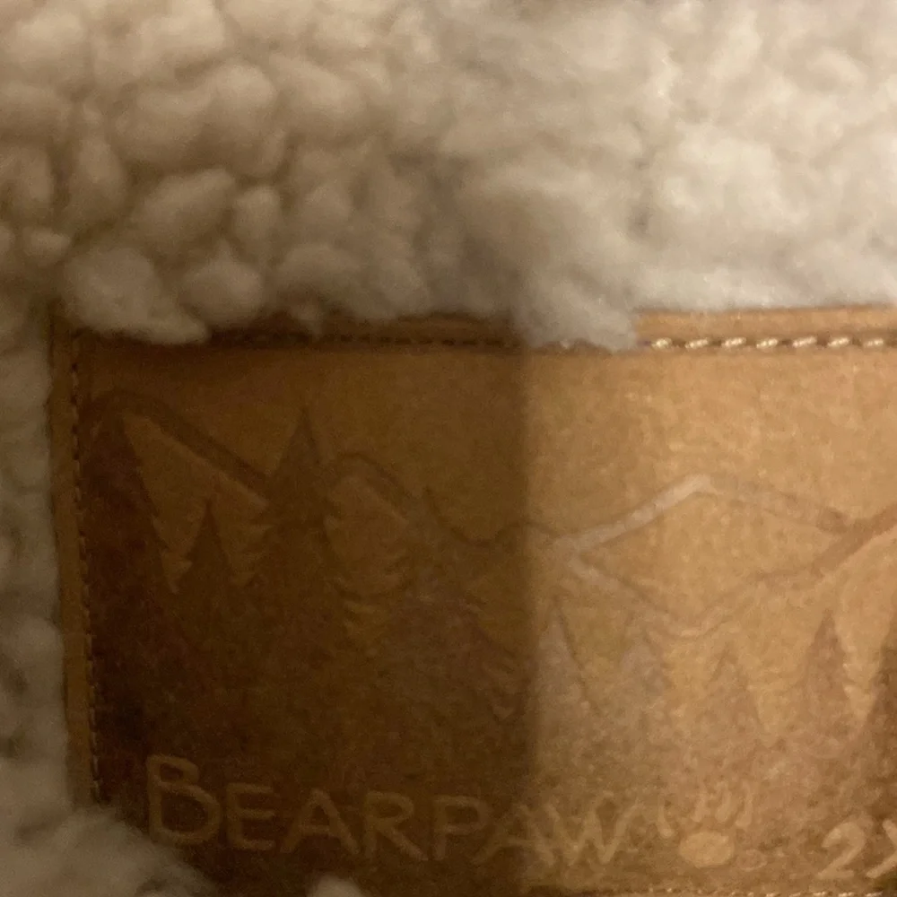 Bearpaw coat - Picture 10 of 12